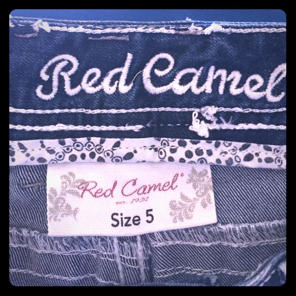 NWT Women’s size 5 Red Camel Skinny Jeans